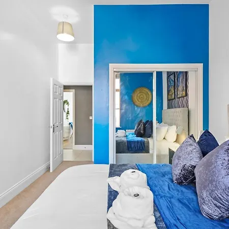 Lägenhet Stunning Abode - Sleeps 10 - Parking *