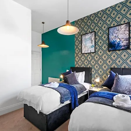 Apartment Stunning Abode - Sleeps 10 - Parking Bristol